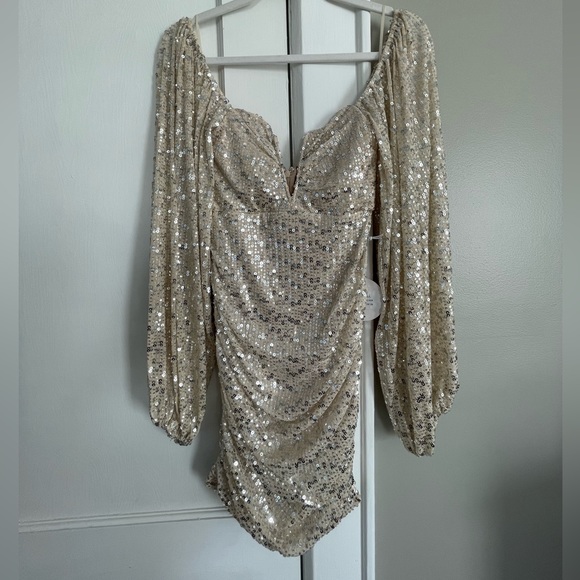 VICI - DRAW ATTENTION SEQUIN BODYCON DRESS - CHAMPAGNE - Picture 4 of 6